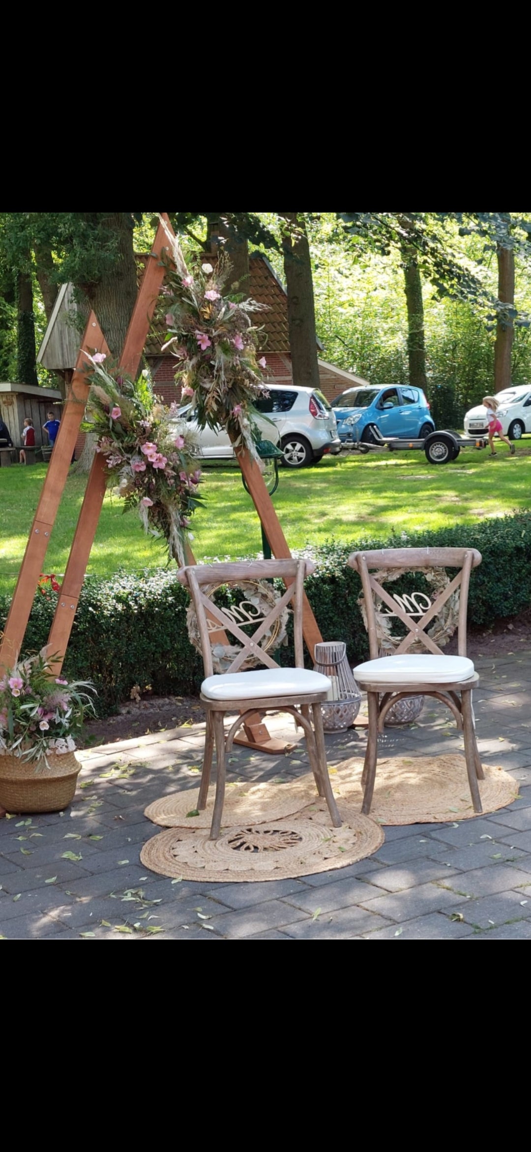 Crossback Stühle braun