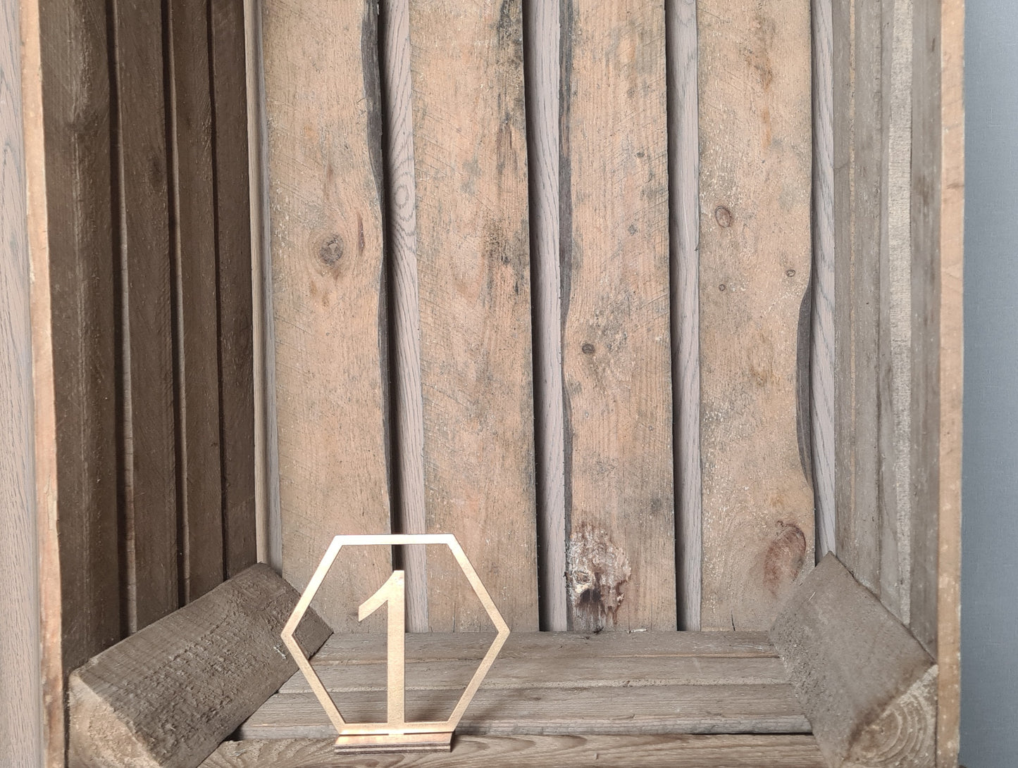 Tischnummer hexagon gold