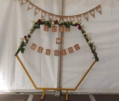 Traubogen Hexagon Metall gold